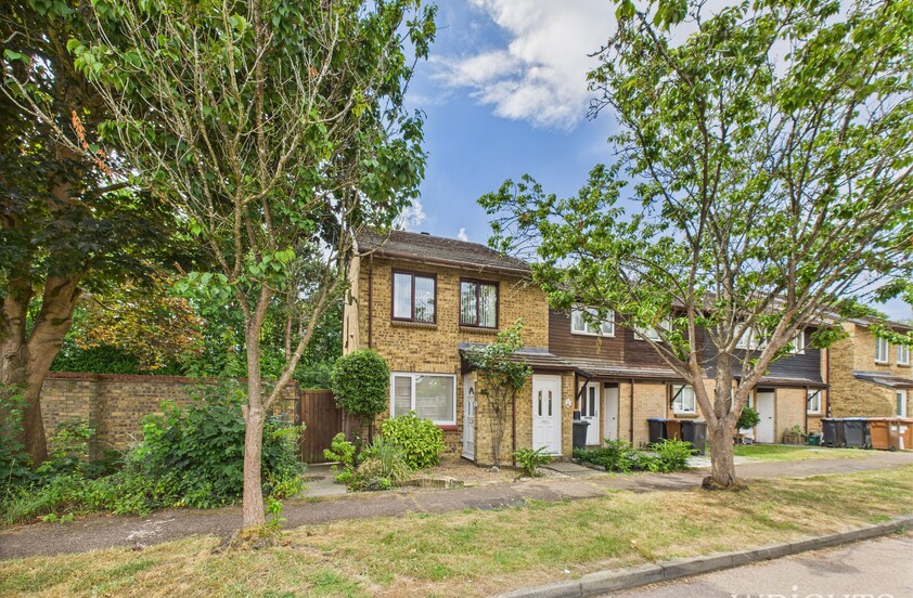 1 Bedroom Maisonette in Ramblers Way, WELWYN GARDEN CITY