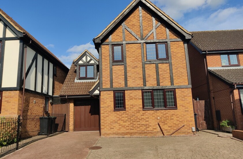 3 bedroom Detached House in Arlesey