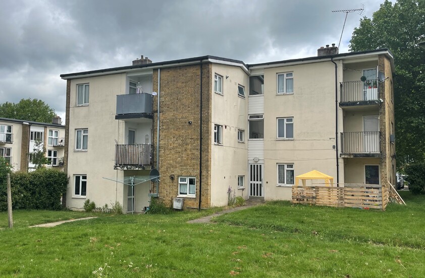 2 Bedroom Flat in Grove Mead, Hatfield