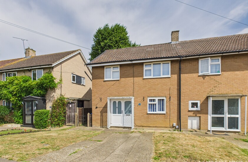 3 Bedroom End of Terrace House in Mountway Close, Welwyn Garden City