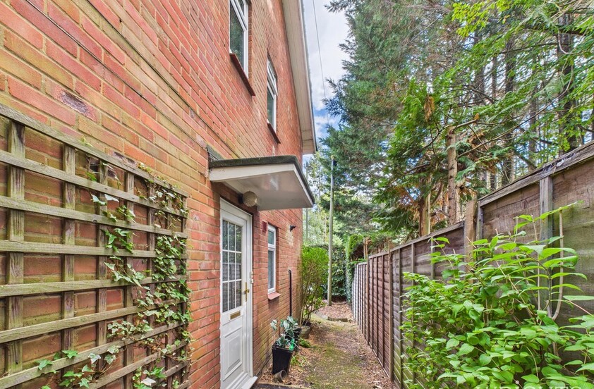 2 bedroom Apartment - Canonsfield Road, Welwyn