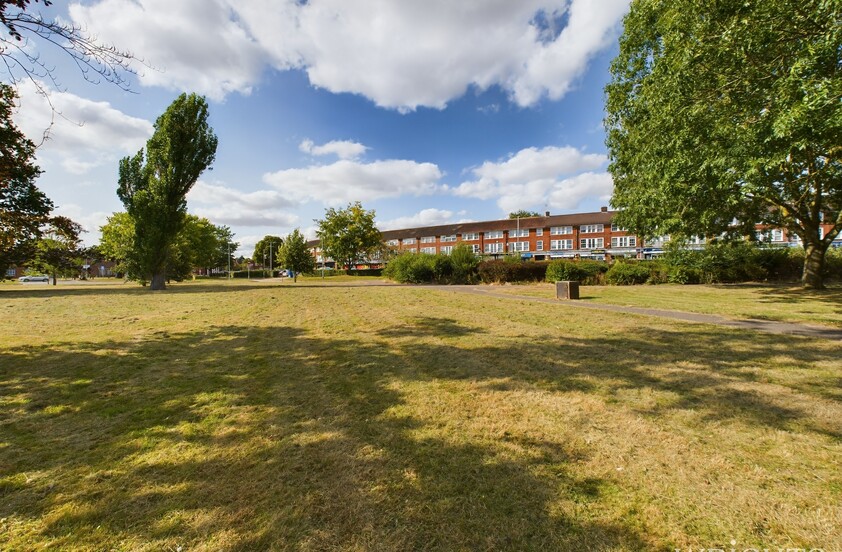 1 Bedroom Flat in Cole Green Lane, Welwyn Garden City