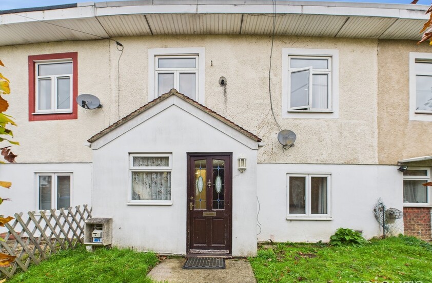 4 bedroom Mid Terraced House - Bishops Rise, Hatfield