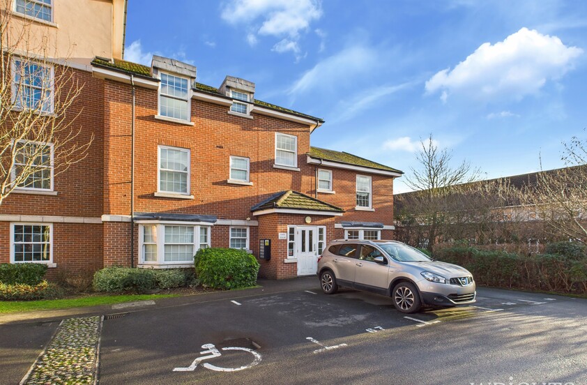 2 Bedroom Apartment in Merrifield Court, Welwyn Garden City