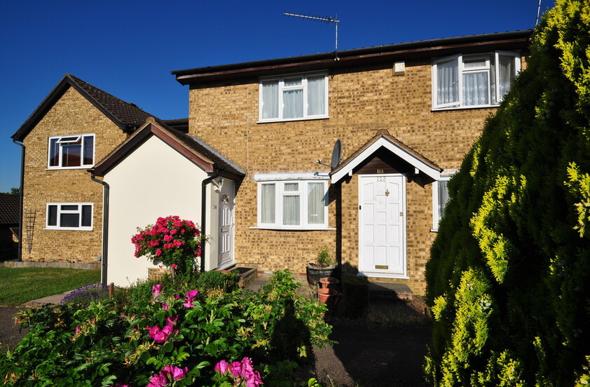 2 bedroom Mid Terraced House - Ladywood Road, Hertford