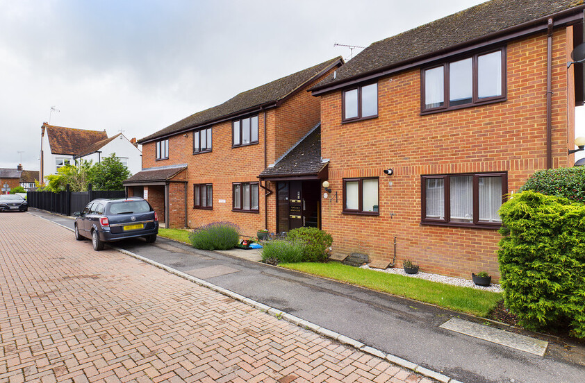 1 bedroom Flat - WINCH CLOSE, CODICOTE.