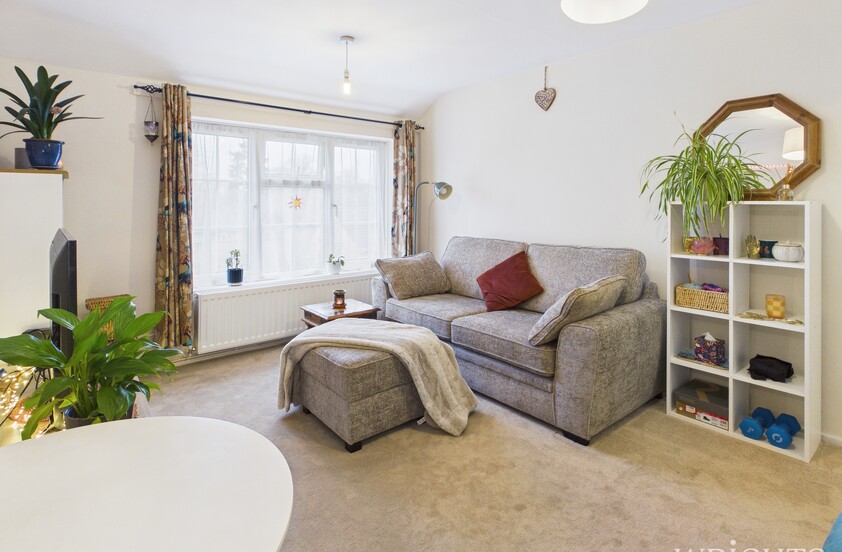 2 Bedroom Flat in The Firs, Welwyn Garden City