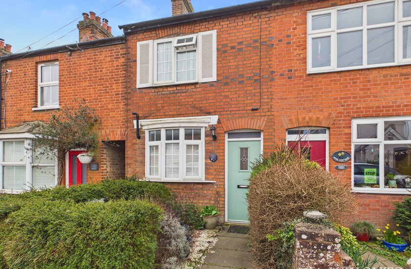 2 Bedroom Cottage in High Street, Hitchin