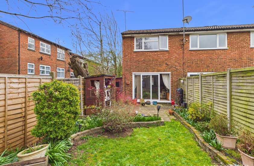2 Bedroom End of Terrace House in Nursery Gardens, WELWYN GARDEN CITY