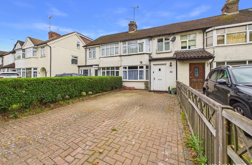 3 Bedroom Terraced House in Green Lanes, Hatfield