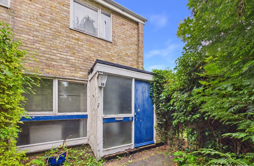 3 Bedroom End of Terrace House in Raven Court, Hatfield