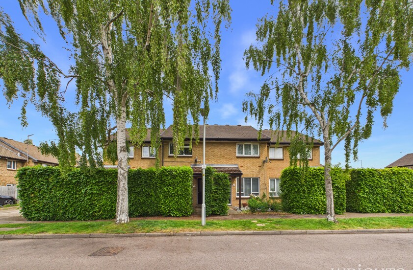 2 Bedroom Terraced House in Forresters Drive, Welwyn Garden City