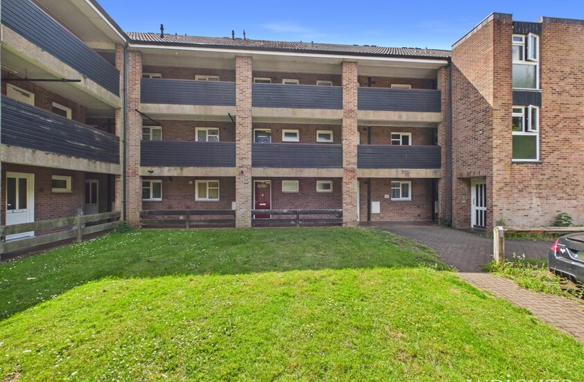 1 bedroom Apartment - ALDBURY GROVE, WELWYN GARDEN CITY