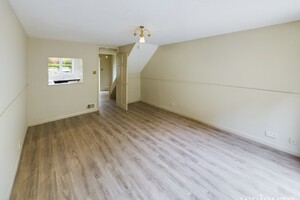 44003311.jpg