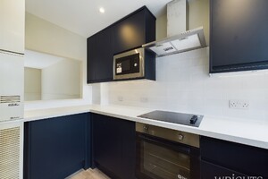 44003315.jpg