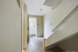 44003316.jpg