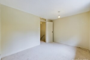 44003317.jpg