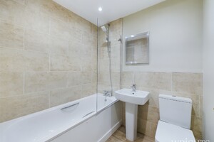44003320.jpg