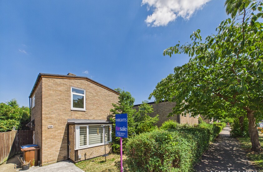 2 Bedroom Detached House in Dawley, Welwyn Garden City