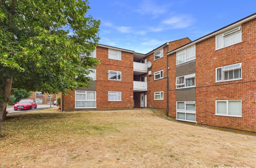 1 Bedroom Flat in Woburn Close, Stevenage