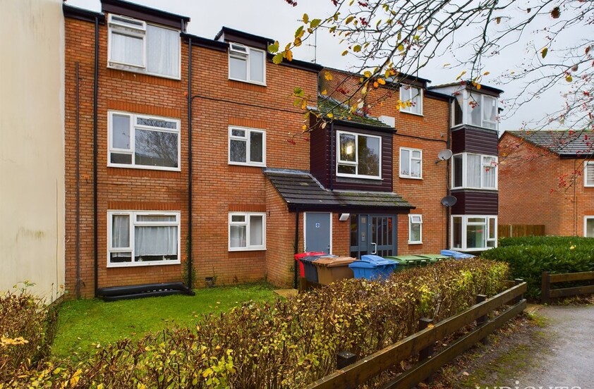 1 bedroom Flat - Kestrel Close, Stevenage