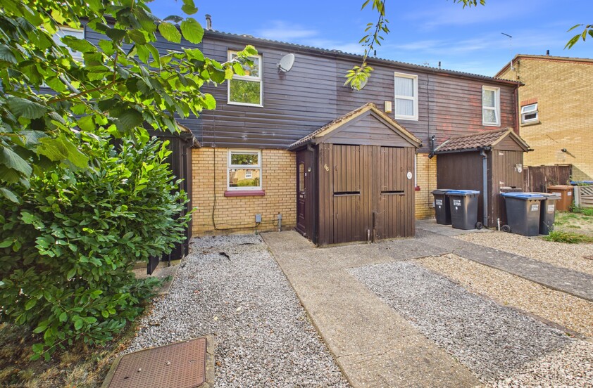2 Bedroom Terraced House in Ludwick Way, Welwyn Garden City