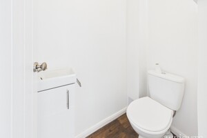 58887211.jpg
