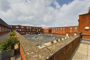 57192131.jpg