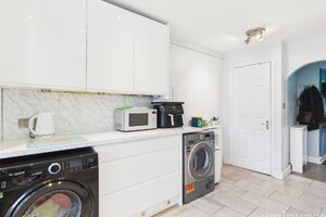52341226.jpg