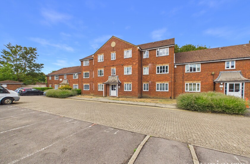 1 Bedroom Flat in Regent Court, Welwyn Garden City
