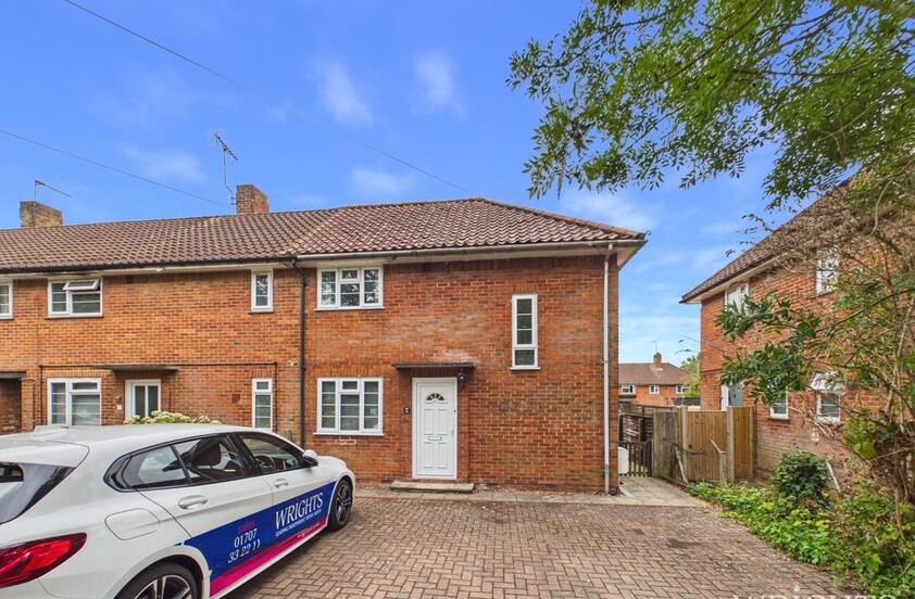 3 bedroom House - LONGLANDS ROAD, WELWYN GARDEN CITY