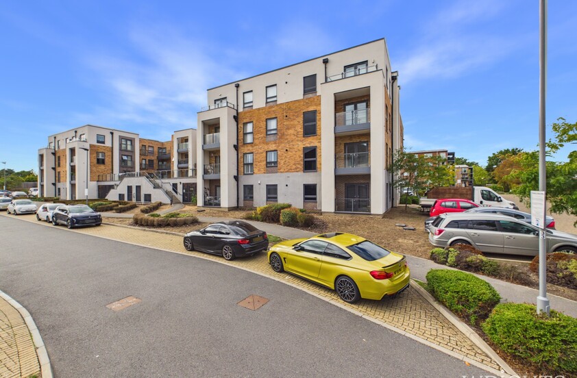 2 Bedroom Apartment in Queens Avenue , Welwyn Garden City