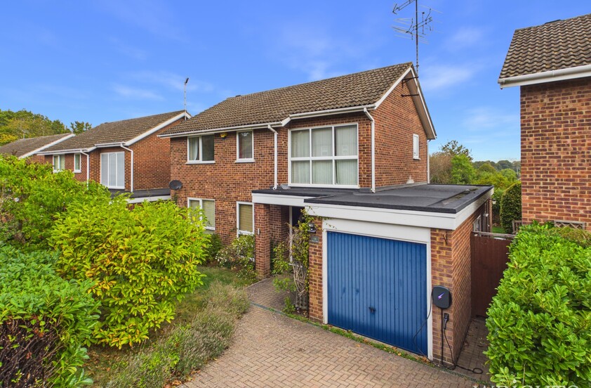 4 Bedroom Detached House in River View, Welwyn Garden City
