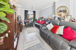 59884542.jpg