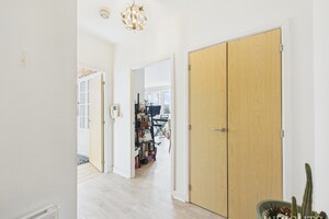 60007836.jpg